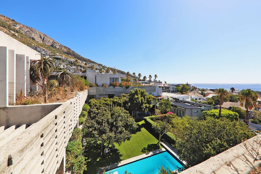 8 Bedroom Property for Sale in Fresnaye Western Cape